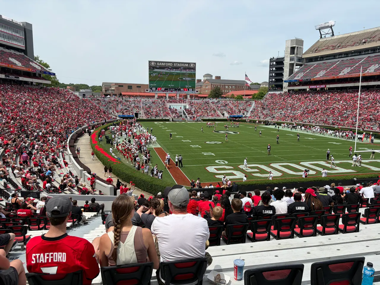 Khán đài và sân Sanford Stadium trong trận G-Day của Georgia Bulldogs tháng 4 năm 2026