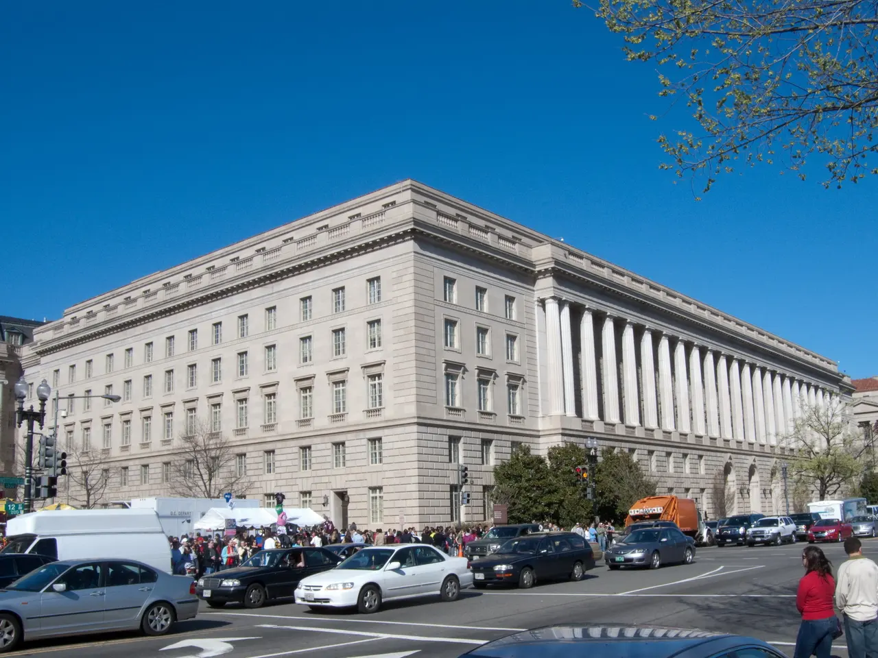 Trụ sở Sở Thuế vụ Hoa Kỳ trên Đại lộ Constitution ở Washington, D.C.
